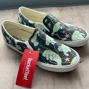 Bucketfeet manatee slip ons